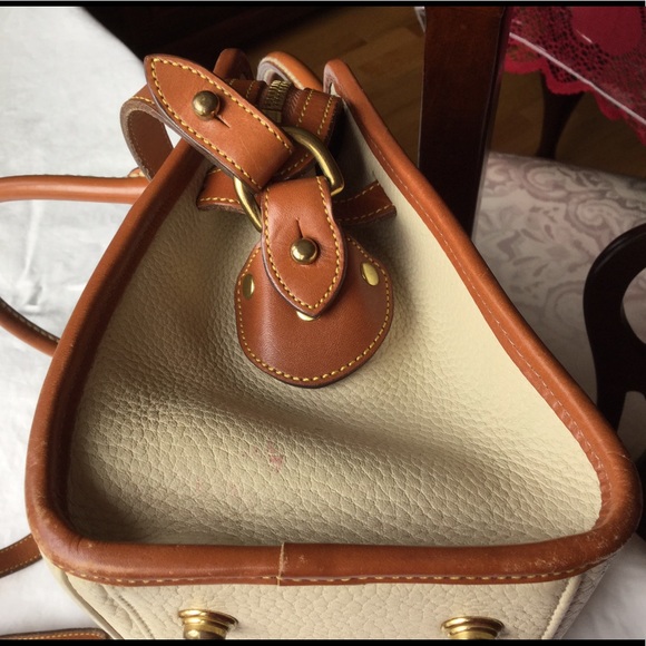 Dooney & Bourke AWL Handbag Shoulder Crossbody Bag Vanilla/British Tan - Picture 9 of 16